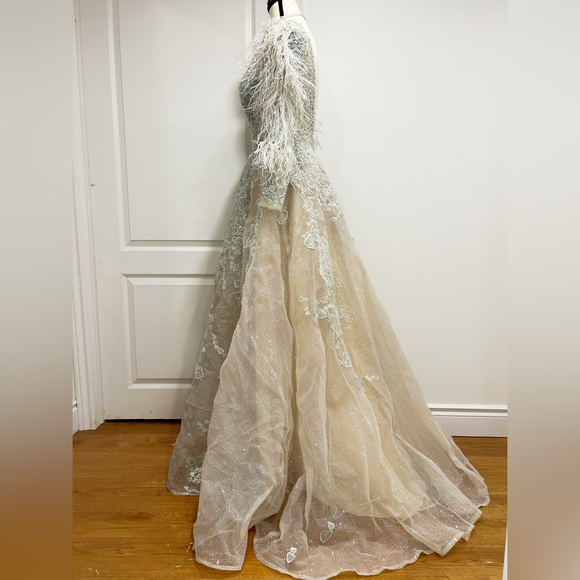 Size 10(XL) real fur long sleeves/ customized handbeand / gray / luxury dress - Picture 4 of 14